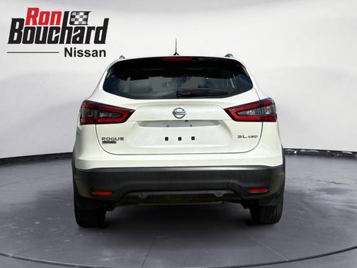 2022 Nissan Rogue Sport SL