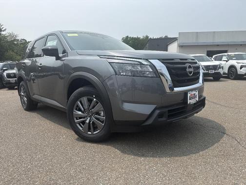 2025 Nissan Pathfinder S