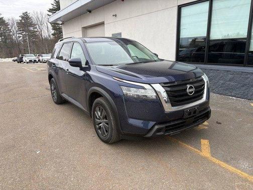 2022 Nissan Pathfinder SV