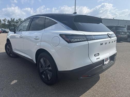 2025 Nissan Murano SL