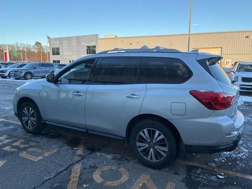 2020 Nissan Pathfinder S