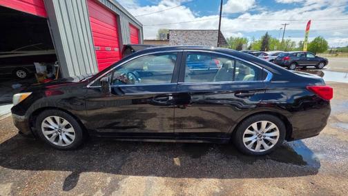 Crystal Black Silica 2015 Subaru Legacy 2.5i Premium
