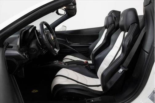 2014 Ferrari 458 Spider Base