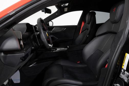 2025 Ferrari Purosangue 