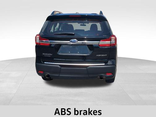 2022 Subaru Ascent Base 8-Passenger
