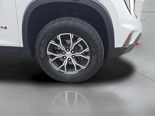 Summit White 2025 GMC Acadia AWD AT4