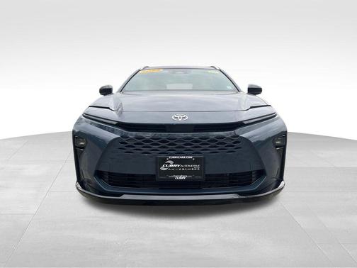 2025 Toyota Crown Signia XLE