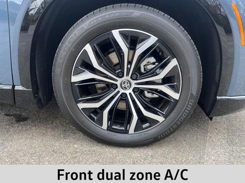 2025 Toyota Crown Signia XLE