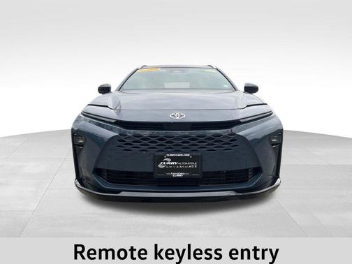 2025 Toyota Crown Signia XLE