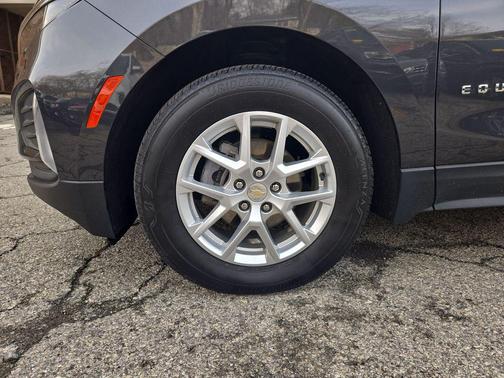 Iron Gray Metallic 2023 Chevrolet Equinox 1LT