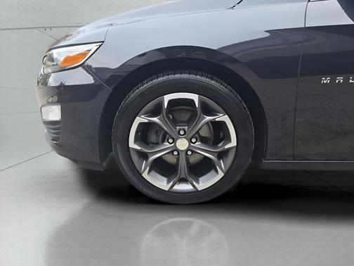 Dark Ash Metallic 2022 Chevrolet Malibu FWD LT