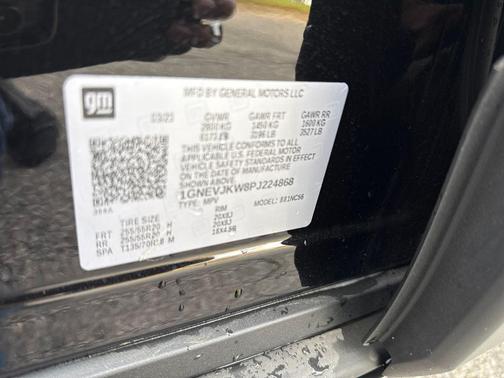 Mosaic Black Metallic 2023 Chevrolet Traverse RS