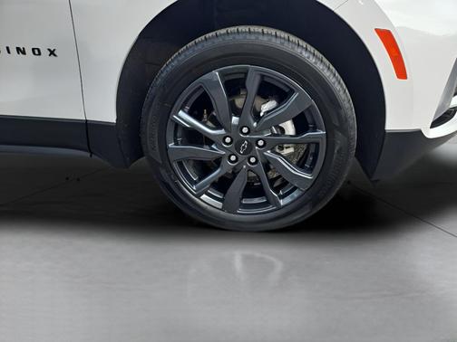 Summit White 2023 Chevrolet Equinox AWD RS