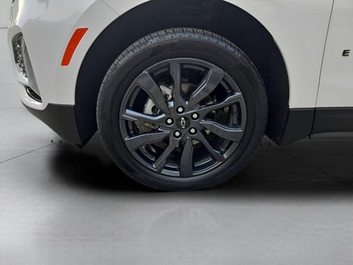 Summit White 2023 Chevrolet Equinox AWD RS