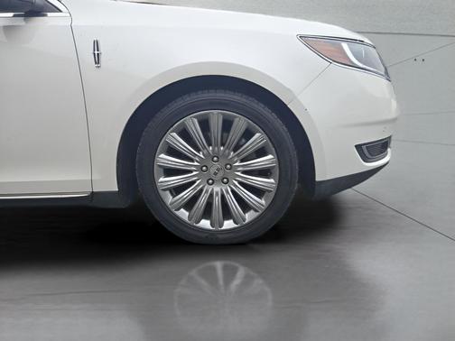 2014 Lincoln MKS Base