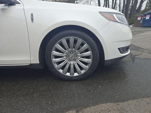 2014 Lincoln MKS Base
