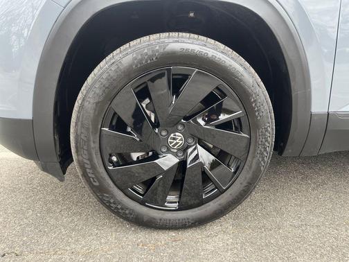 2024 Volkswagen Atlas Cross Sport 2.0T SE w/Technology 4MOTION