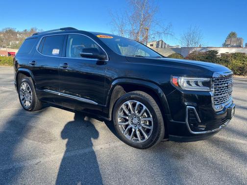 2022 GMC Acadia Denali