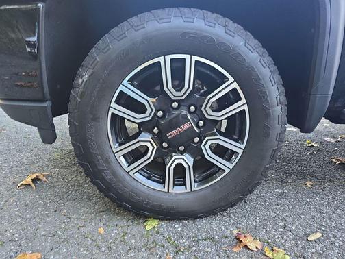 2023 GMC Sierra 2500 AT4