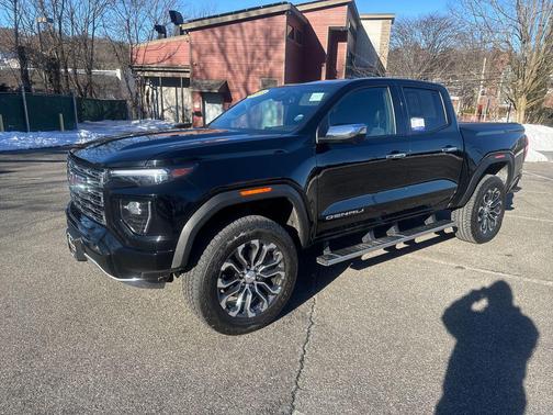 2023 GMC Canyon Denali
