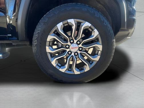 2023 GMC Canyon Denali