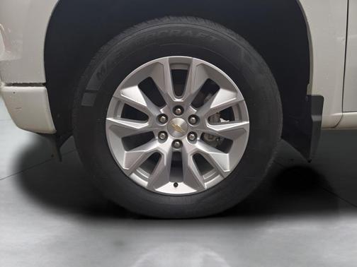 Summit White 2022 Chevrolet Silverado 1500 Custom