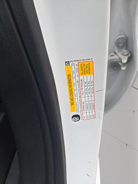 Summit White 2022 Chevrolet Silverado 1500 Custom