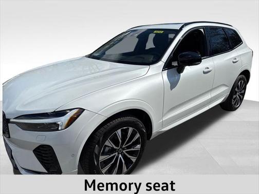 2024 Volvo XC60 B5 Plus Dark Theme