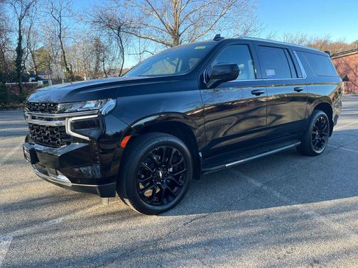 2024 Chevrolet Suburban LS