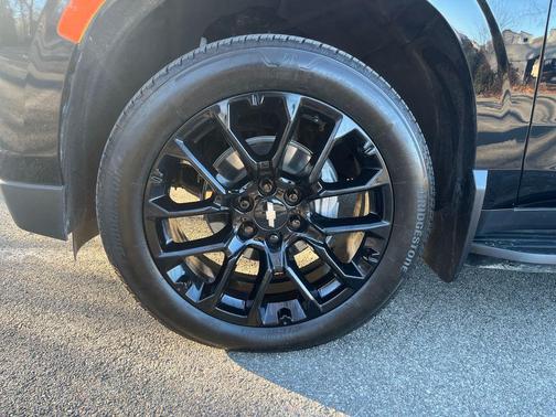 2024 Chevrolet Suburban LS