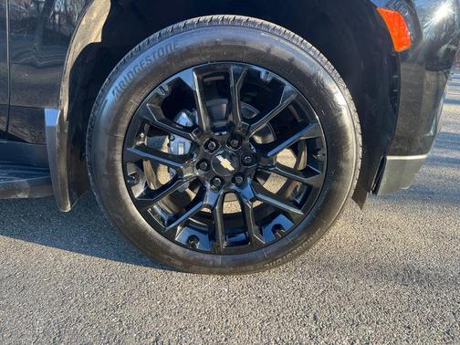 2024 Chevrolet Suburban LS