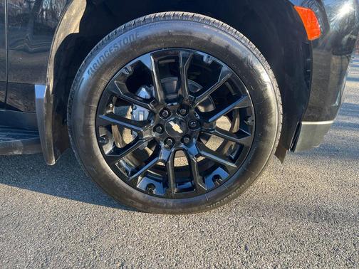 2024 Chevrolet Suburban LS