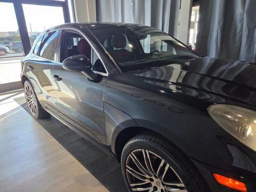 2015 Porsche Macan Turbo