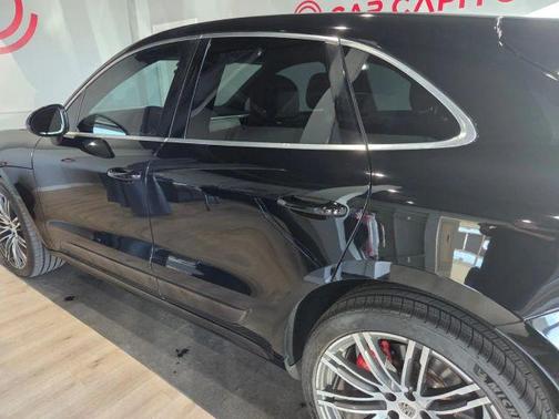 2015 Porsche Macan Turbo