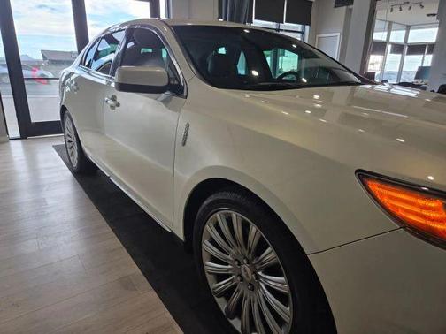 2013 Lincoln MKS Base