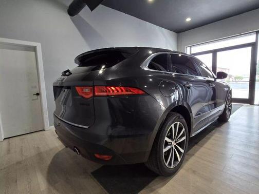 2017 Jaguar F-PACE 35t Prestige