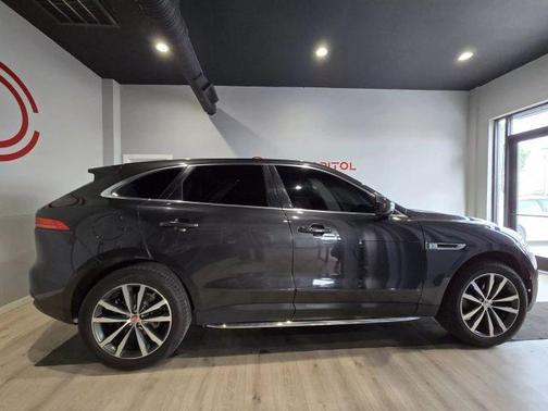 2017 Jaguar F-PACE 35t Prestige