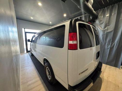 2024 Chevrolet Express 3500 LT