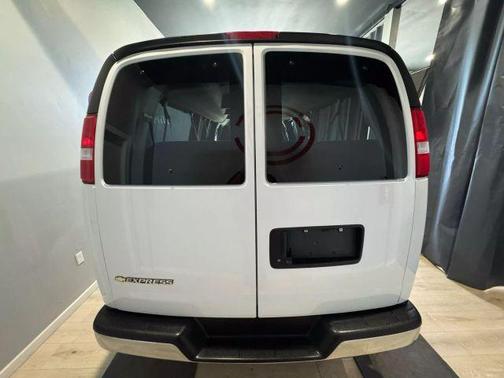 2024 Chevrolet Express 3500 LT