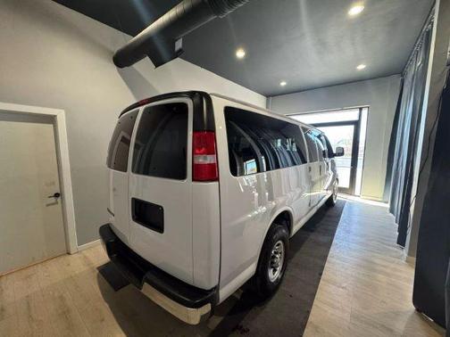 2024 Chevrolet Express 3500 LT