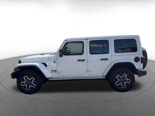 2025 Jeep Wrangler 4-Door Sahara 4x4