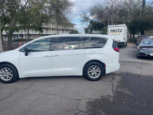 2025 Chrysler Pacifica L