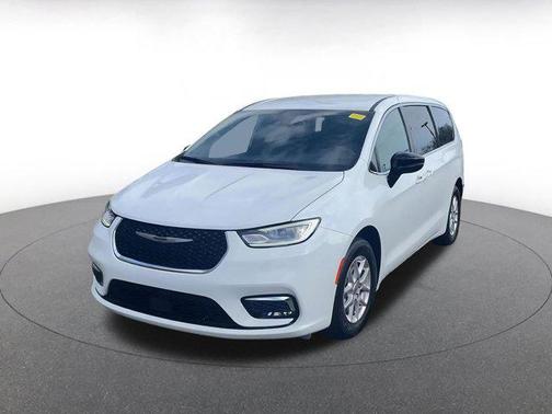 2025 Chrysler Pacifica L