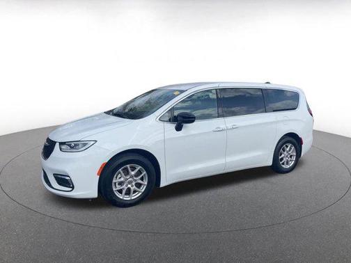 2025 Chrysler Pacifica L