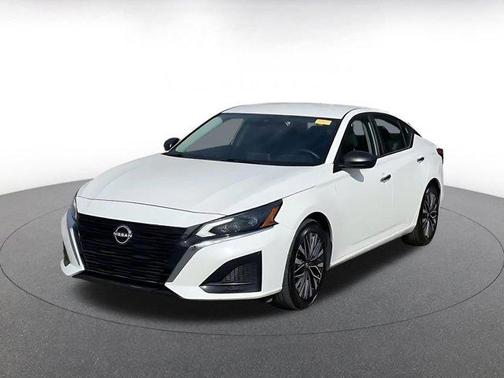 2025 Nissan Altima SV FWD