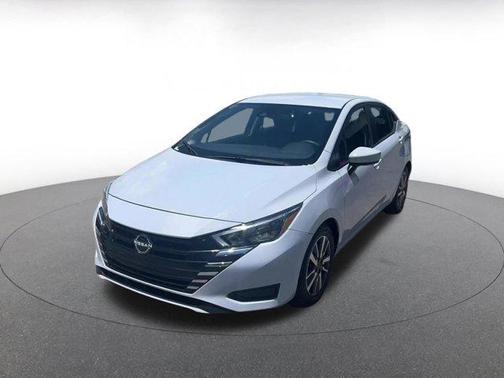 Gray Sky Pearl 2025 Nissan Versa 1.6 SV
