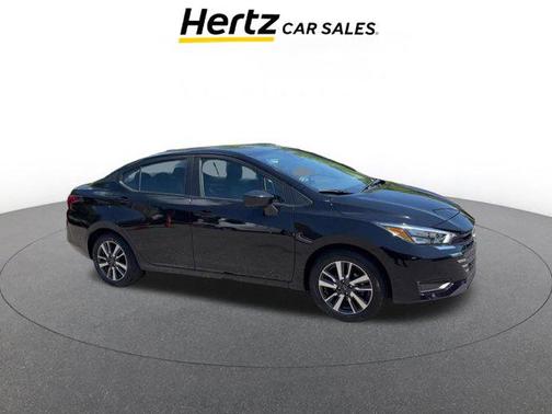 Super Black 2025 Nissan Versa 1.6 SV