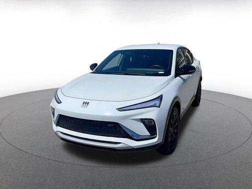 Summit White 2025 Buick Envista Sport Touring FWD