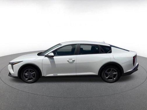 Snow White Pearl 2025 Kia K4 LXS