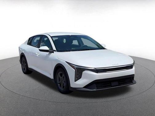 Snow White Pearl 2025 Kia K4 LXS